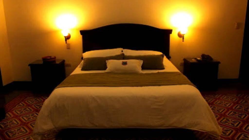 Casa Escobar Buga Hotel Ngoại thất bức ảnh